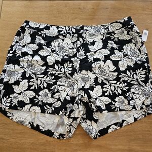 High-Waisted Playa Shorts